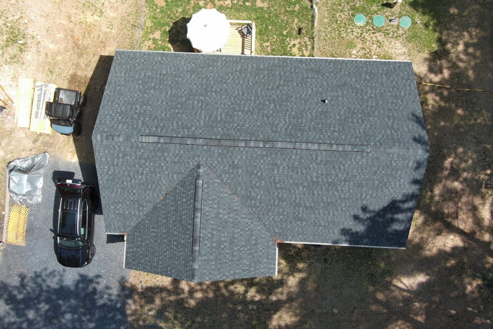 top view of asphalt shingle roof 2